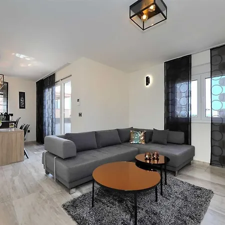 Luxury No 4 Familienfreundlich Apartment Zadar