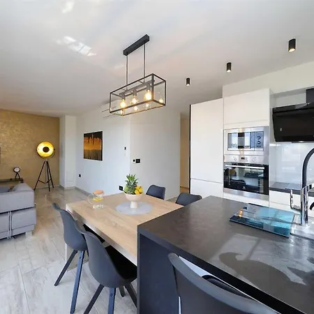 Luxury No 4 Familienfreundlich Apartment
